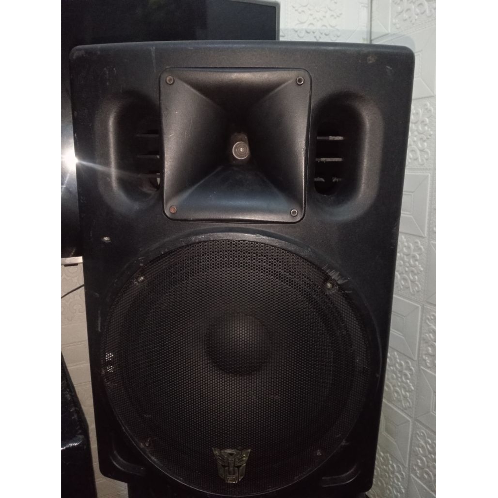 speker  15 inch bareton. tweteer 1.75