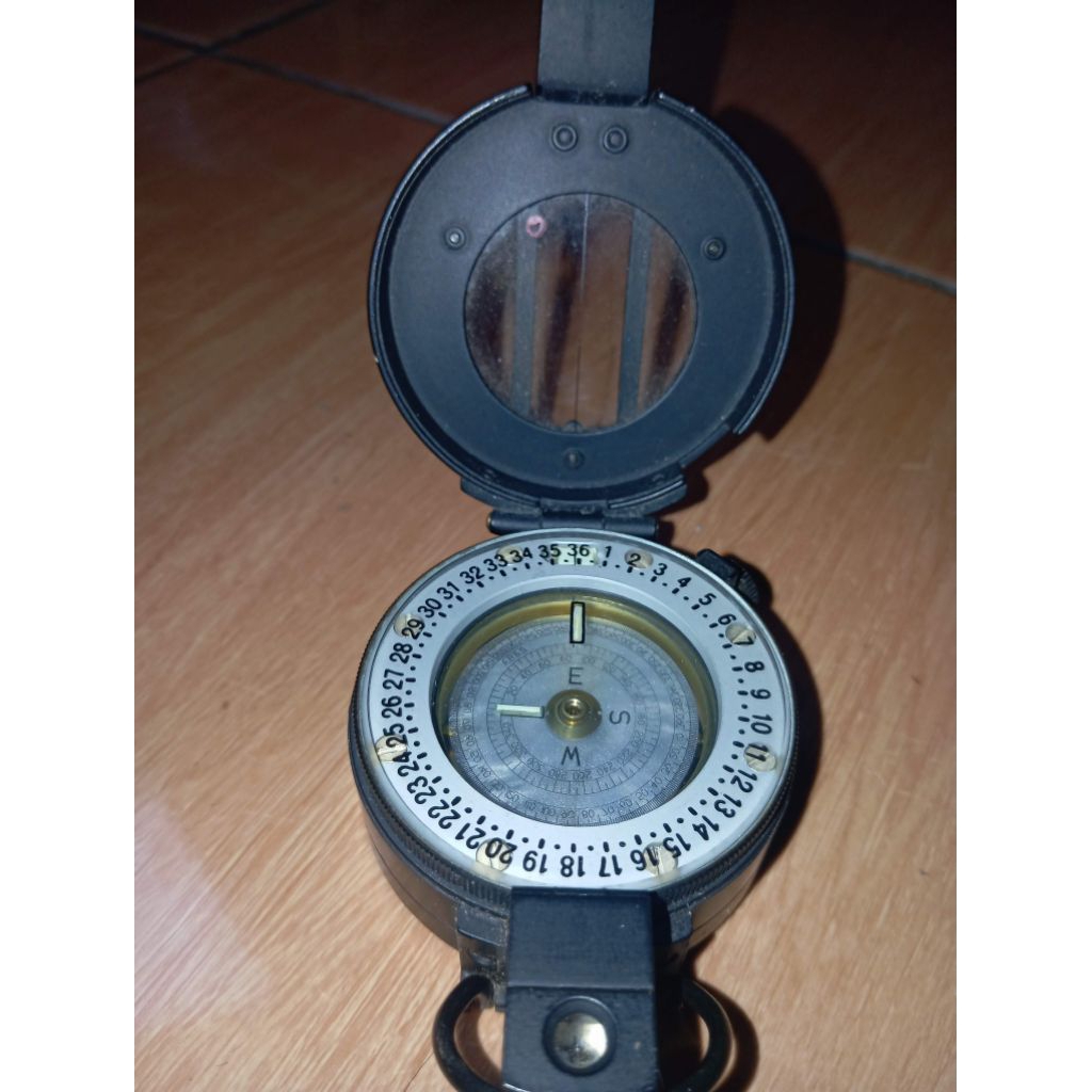 Kompas prisma, Kompas Militer FRANCIS BARKER M-73 (STOK HANYA 1)