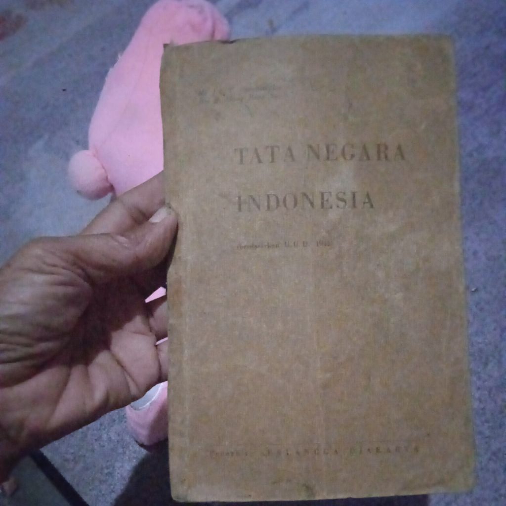 buku Tata Negara Indonesia, berdasarkan UUD 1945, buku original jadul Edjaan lama tahun 1962