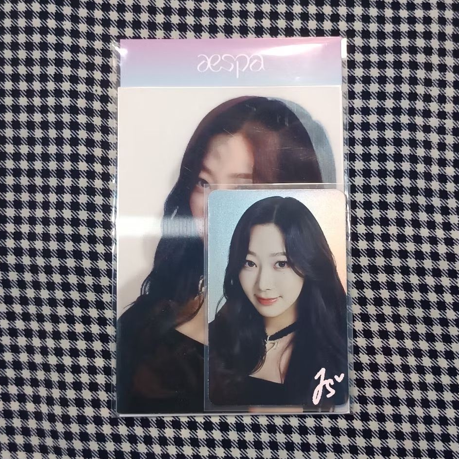 aespa Giselle lenticular card set hologram photocard