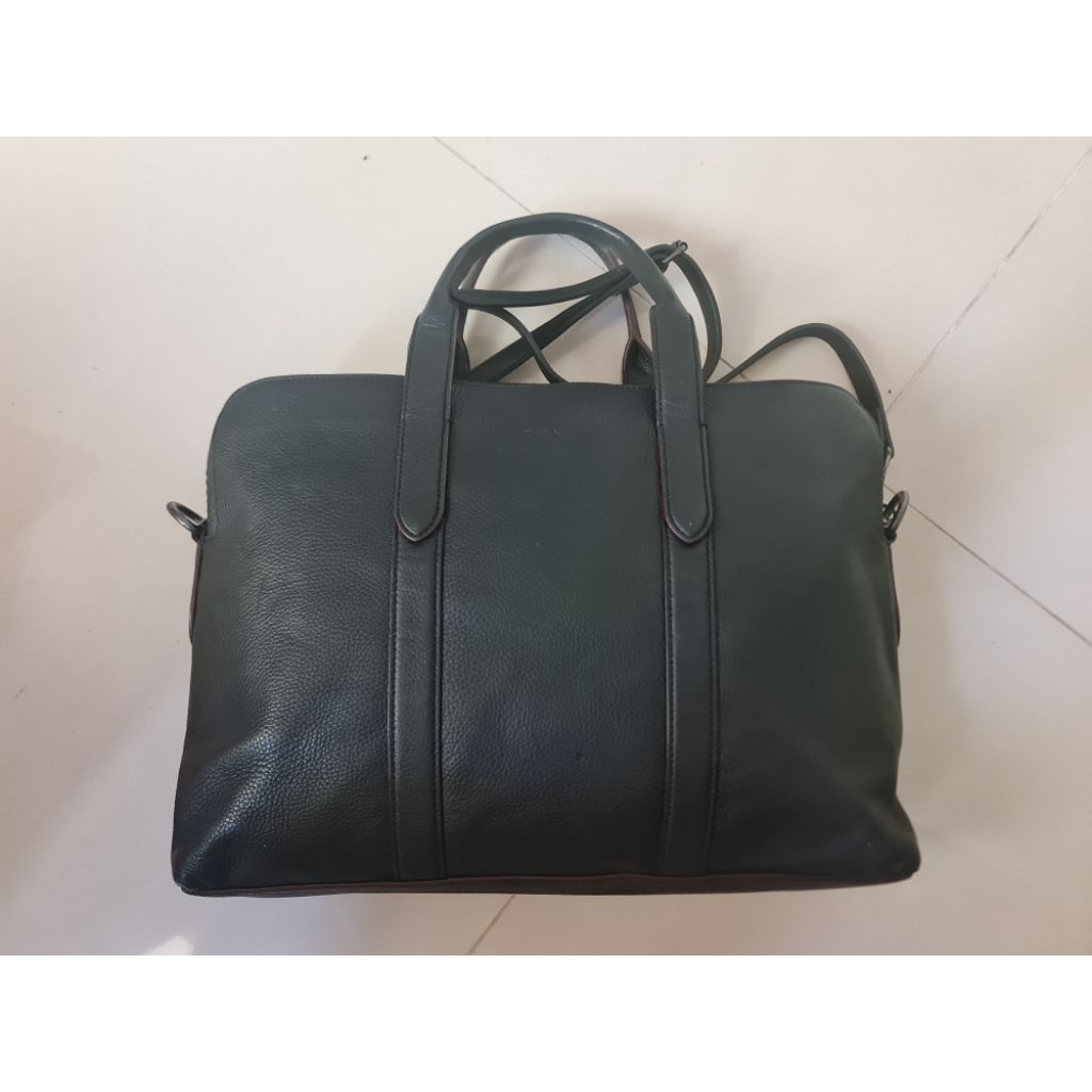 184. Tas Kerja Laptop Office Bag Pria Coach Black
Mantan / Bekas / Second

Size : 40cm x 5cm × 28cm
