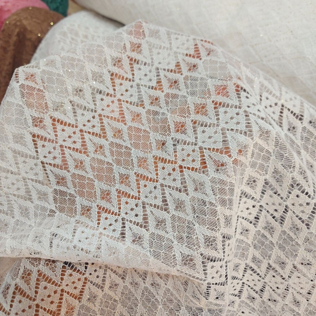 kain brokat premium  - kain brokat meteran  - kain brokat motif mewah ( putih)