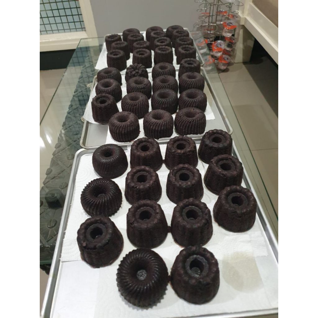 PREMIUM Bolu Ketan Hitam Mini TANPA KEJU Lumer (min.order 9)
