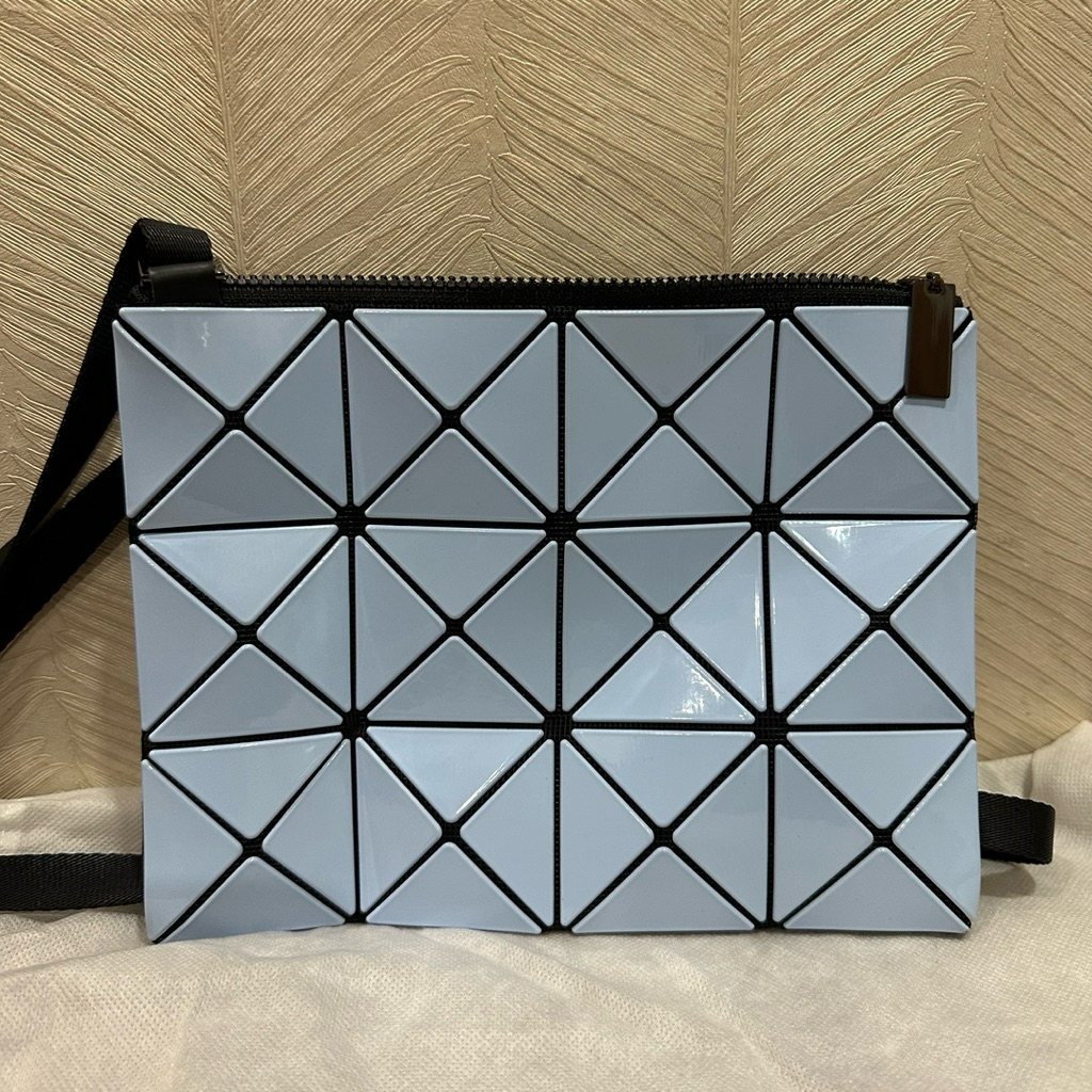 baobao crossbody bag 2colours preloved