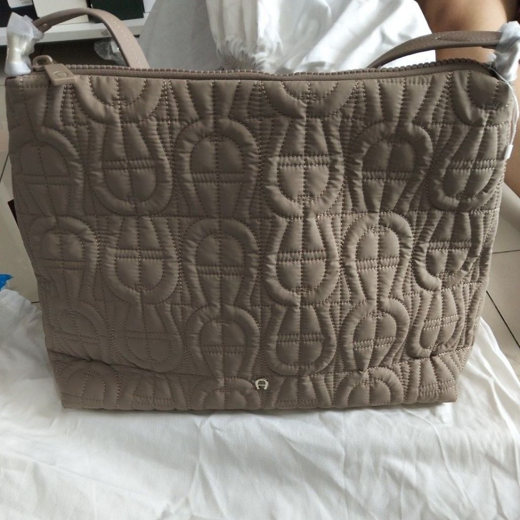 Hobo aigner cuscino nylon + ADMIN