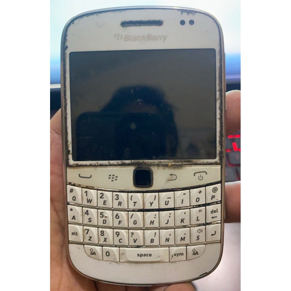 HP Blackberry 9900 Dakota Rusak (baca deskripsi)