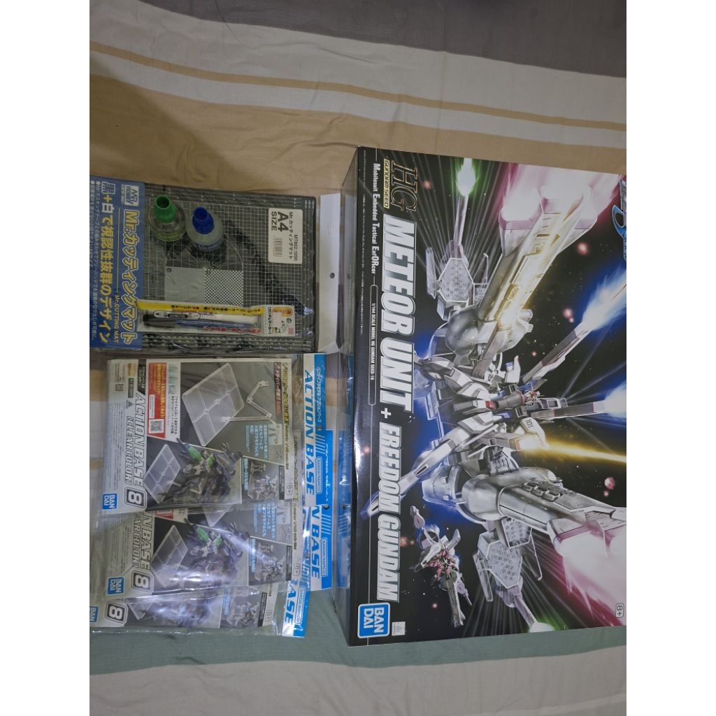 Hg Meteor Unit + Freedom Gundam Bundle