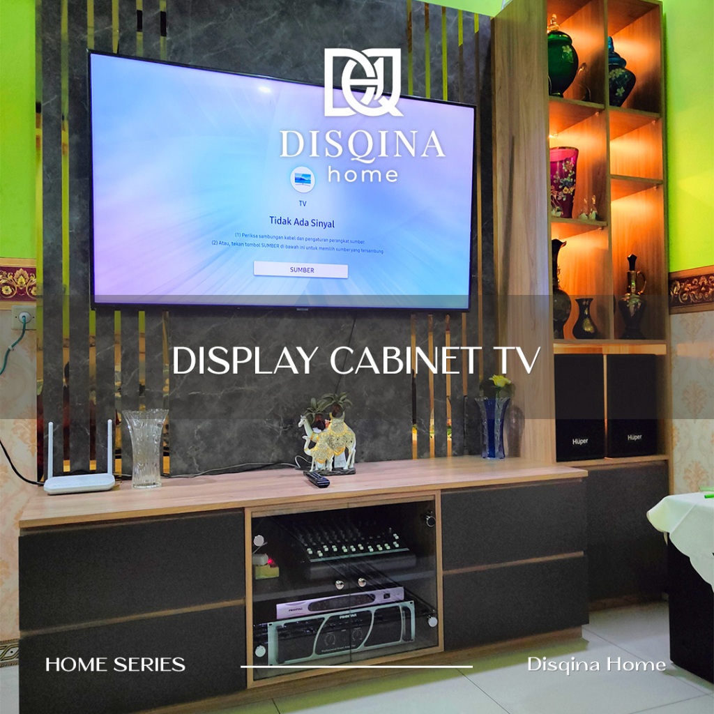 Cabinet TV Minimalis Aesthetic dengan Rak Pajangan & Backdrop Marmer