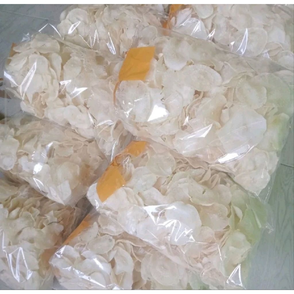 kripik singkong mentah setengah kilo, langsung di goreng,dari petani asli