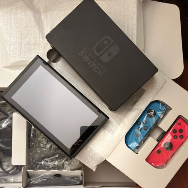 NINTENDO SWITCH V2 complete set SECOND
