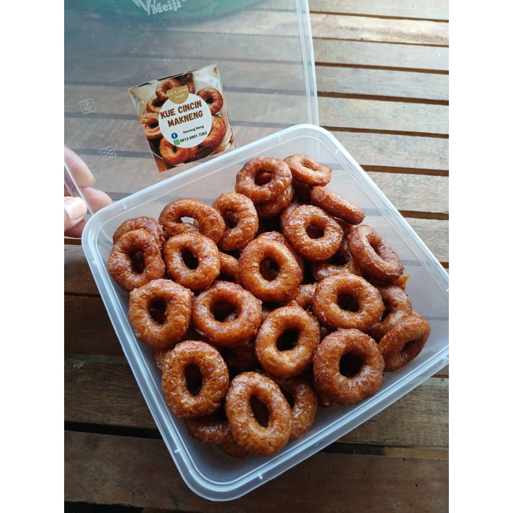kue cincin/kue cucur