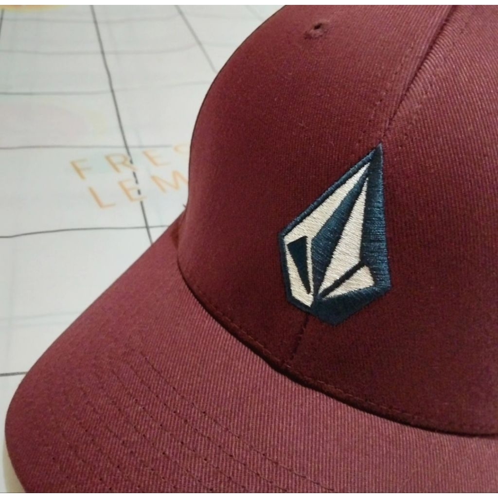 Topi Volcom Flexfit Red Size XL tok