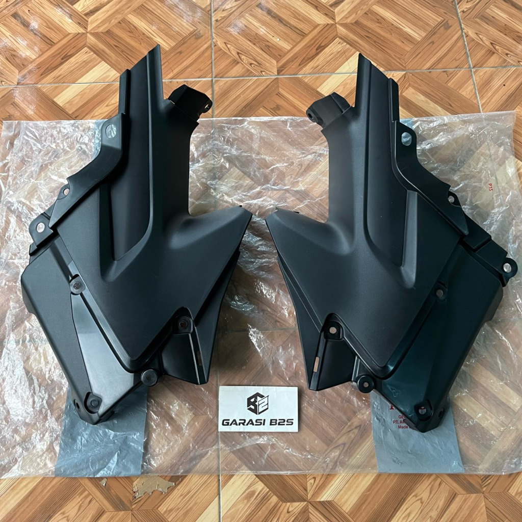 Cover R L Center Cover Bawah Jok Tangki Set Kanan Kiri Blade 110 Old Karbu Original AHM 64325/64330-
