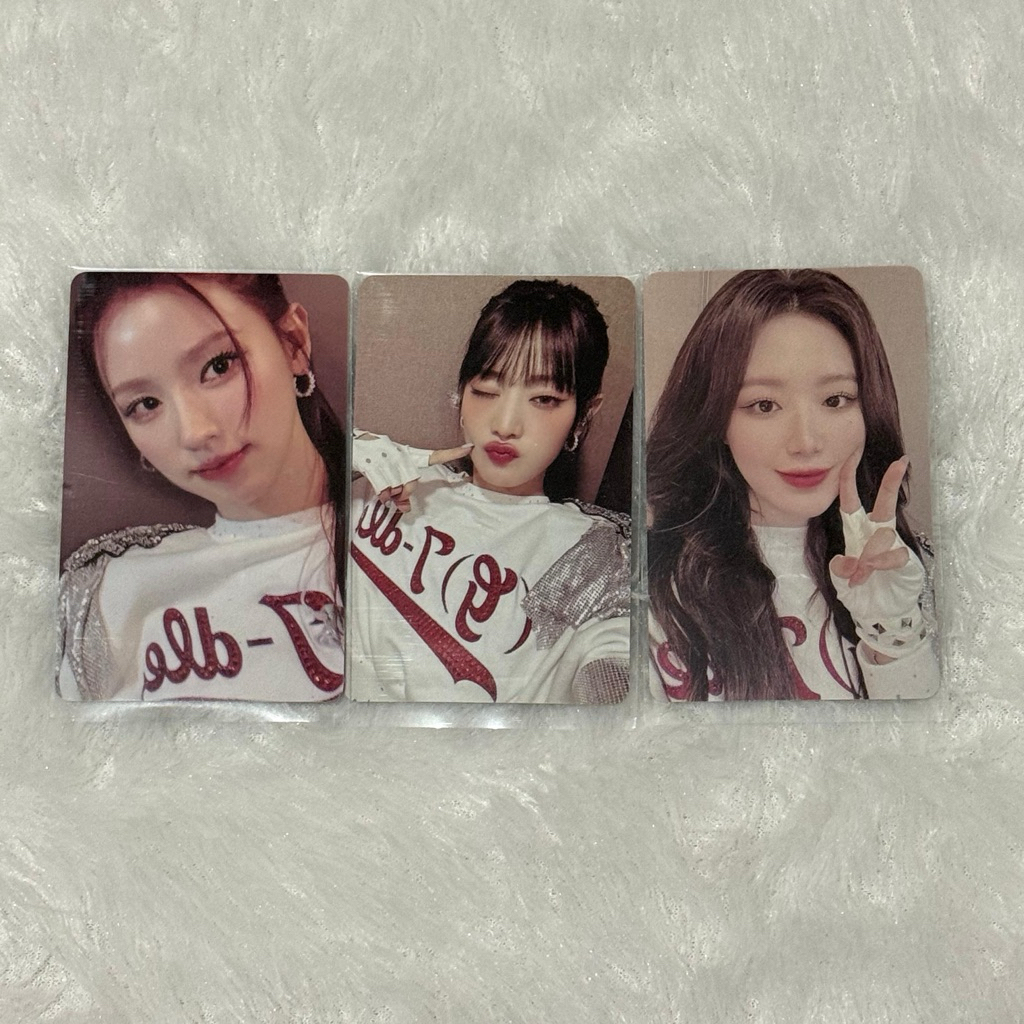 Photocard (PC) Official Miyeon Minnie Shuhua POB 2 Album (G)I-DLE GIDLE I-DLE KMS BENEFIT