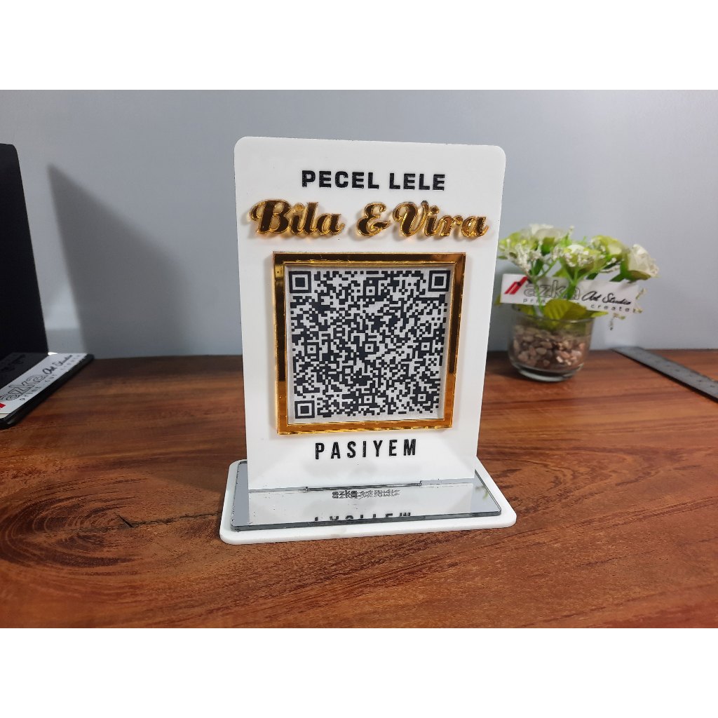 Stand QR Code Akrilik Custom Nama Usaha – Preorder Pecel Lele