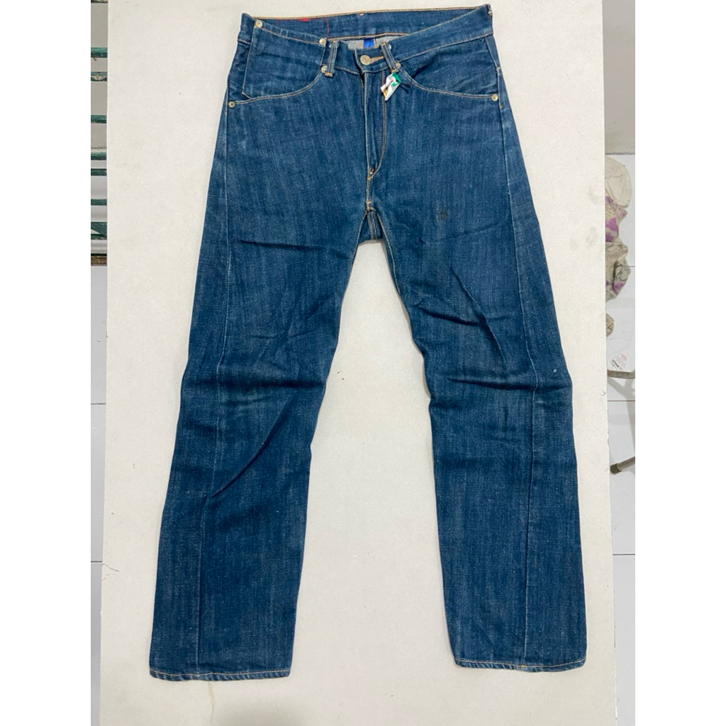 Celana Jeans Levi’s Engineered Twisted Preloved Second Original