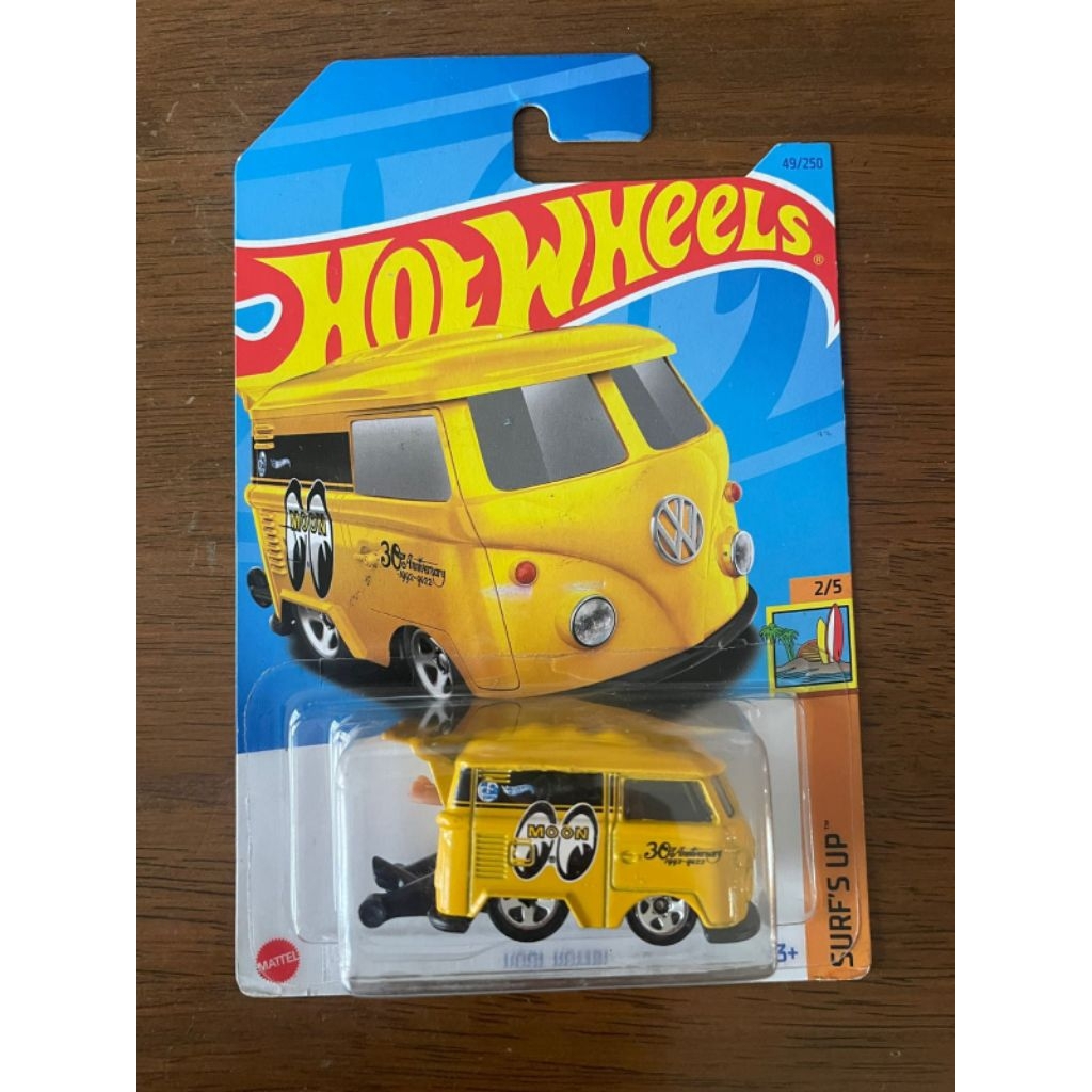 Hot Wheels Kool Kombi  Moon eyes