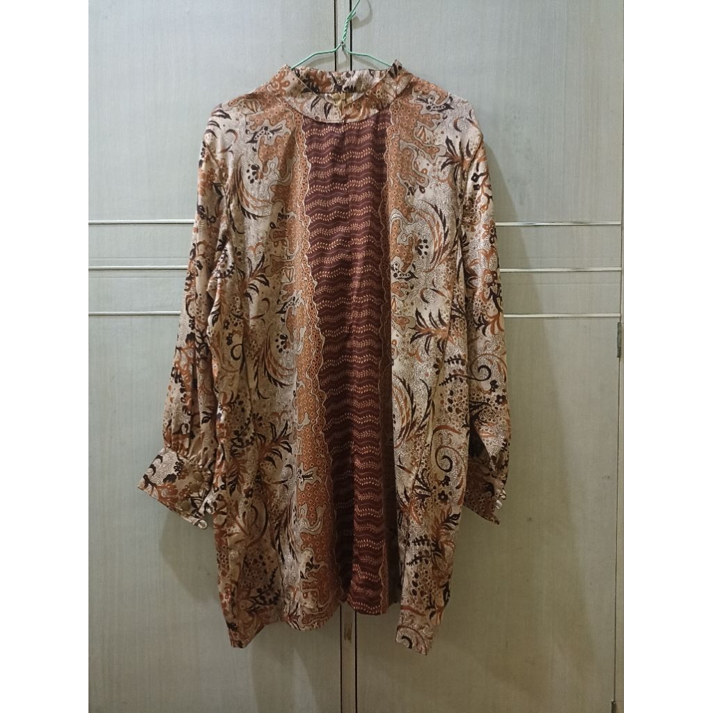 blouse batik lengan balon
