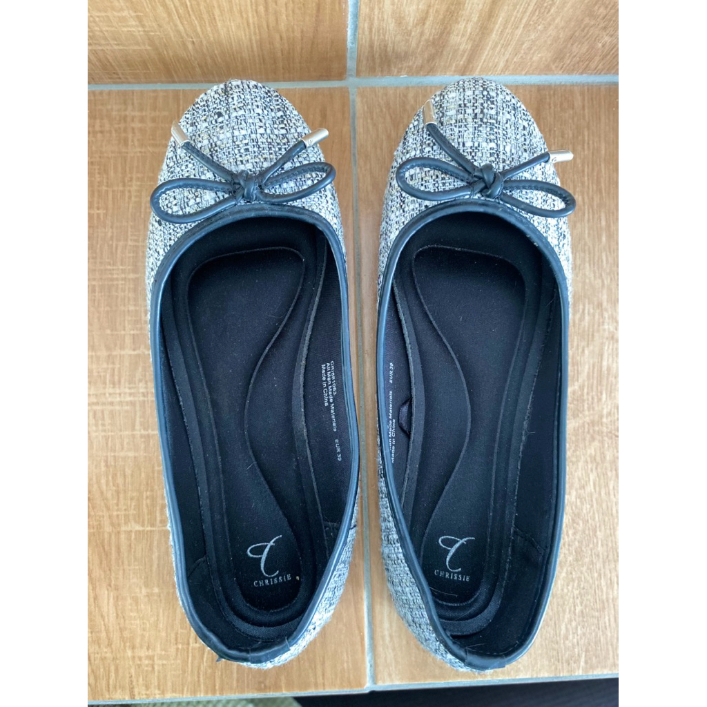 Flat shoes Payless