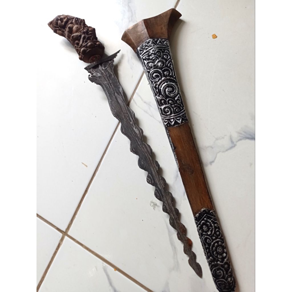 keris Bali pamor kulit semangka