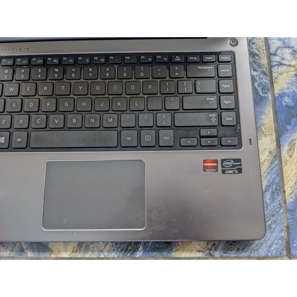 laptop Samsung i5 slim ram 12gb