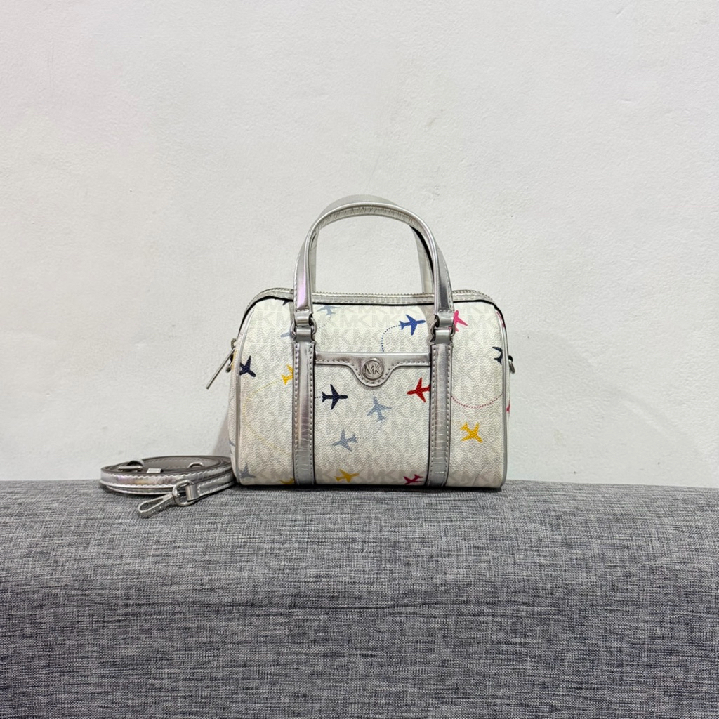 mk duffle small auth