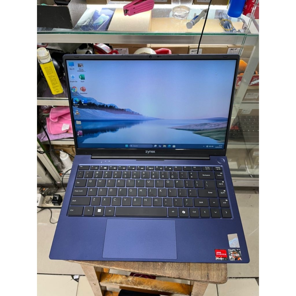 Laptop Zyrex AMD Ryzen 5-3500U RAM 16GB SSD 256GB Windows 11 Second Spek tinggi MULUS