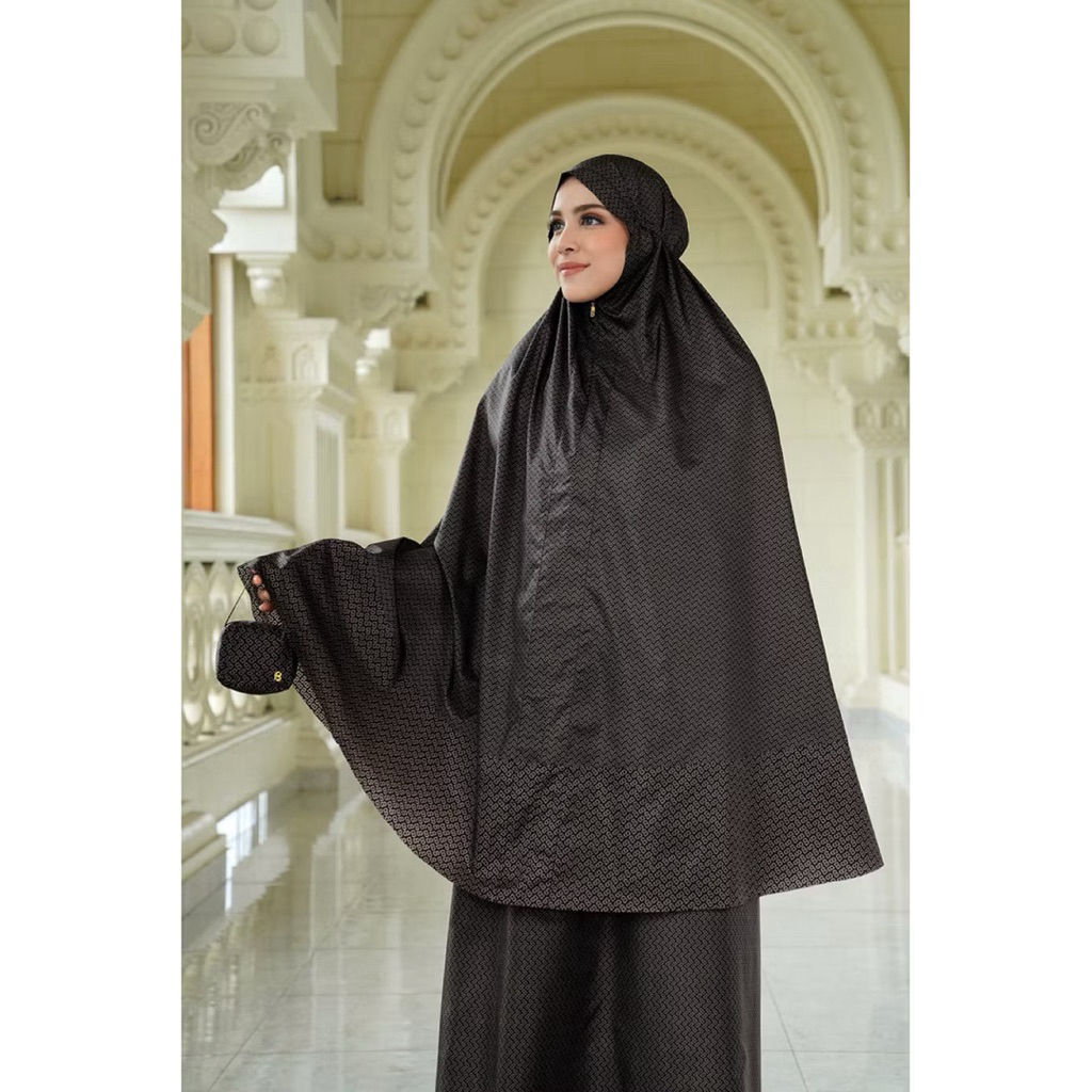 New Tapis De Fleur Capsule Prayer Robe - Black