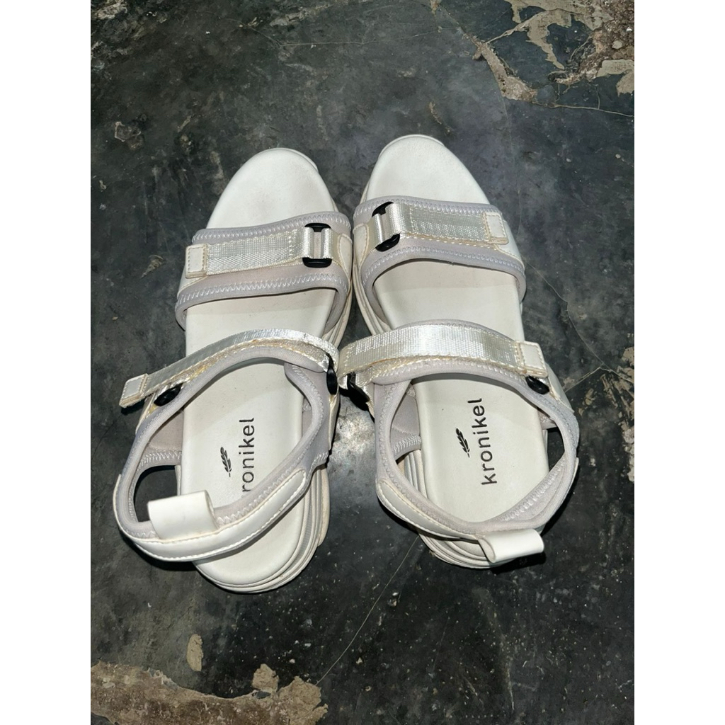 PRELOVED TITIPAN | Sandal Kronikel