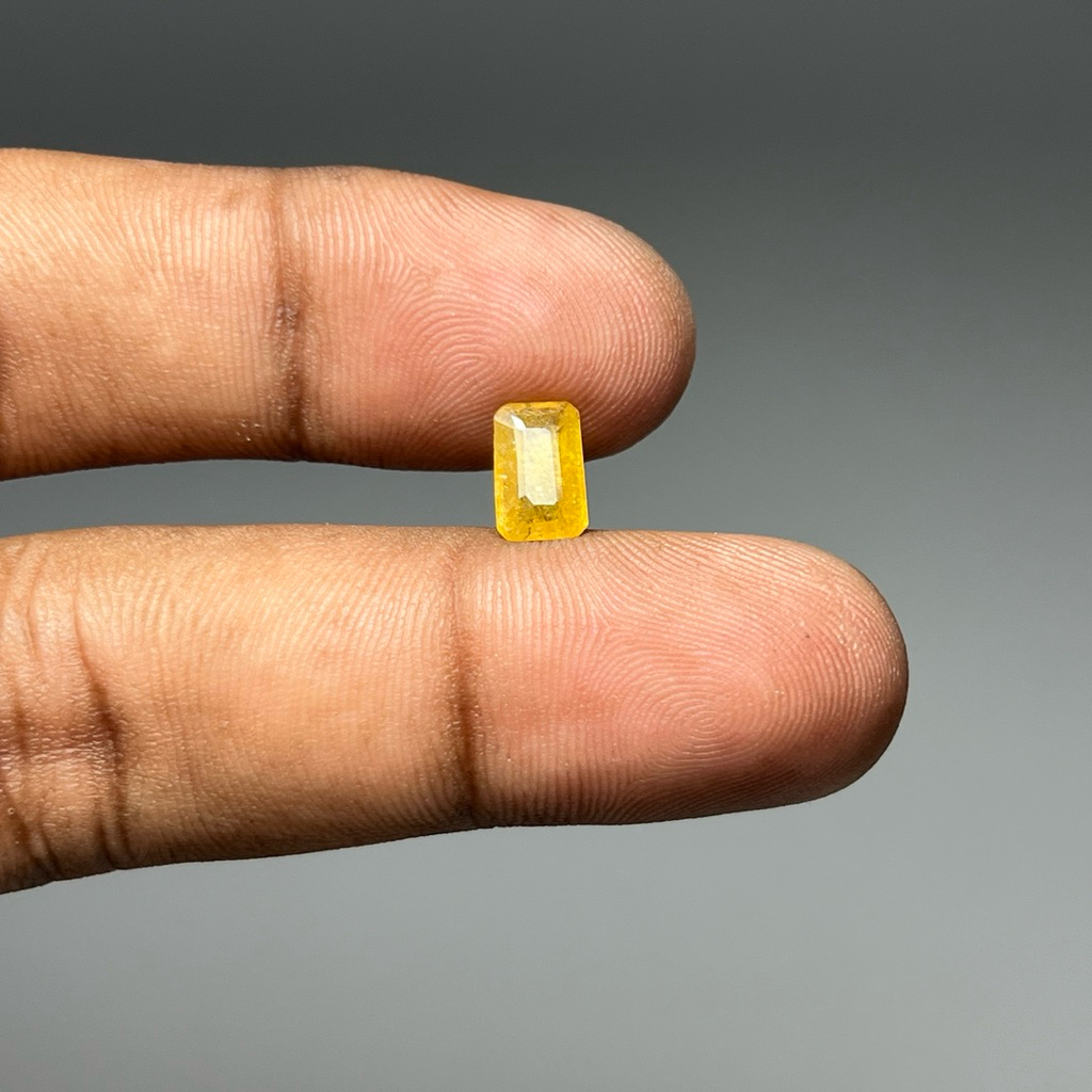 Natural Yellow Sapphire Corundum Batu Yellow Safir yakut Africa Kotak Dim 8.5x5.5x3
