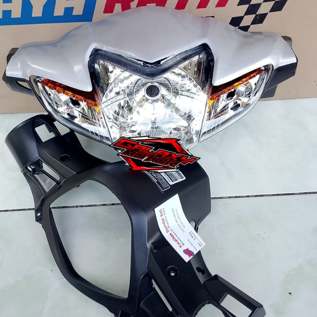 BATOK TOTOK DEPAN BELAKANG PLUS REFLEKTOR HONDA REVO FI ABSOLUTE 110 WARNA SILVER
