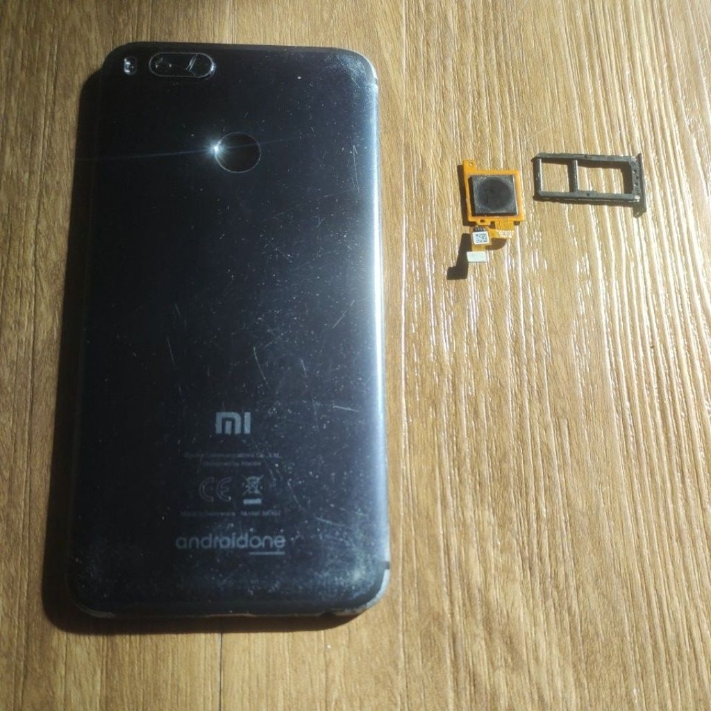 backdor Xiaomi Mi A1 mi 5x set sidik jari + simtray  ORI copotan. baca deskripsi.