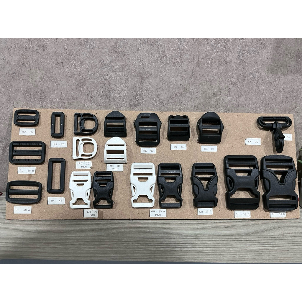 Ring Jalan Ring Kotak Gesper Tas Plastik Hitam - sample size