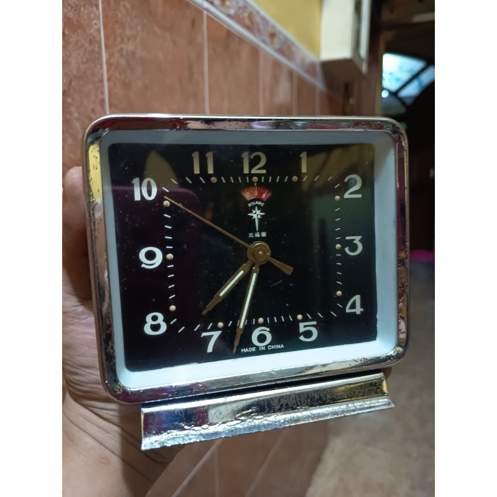 jam antik Polaris tanpa baterai