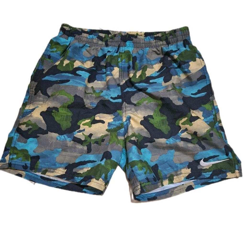 celana pendek nike camo