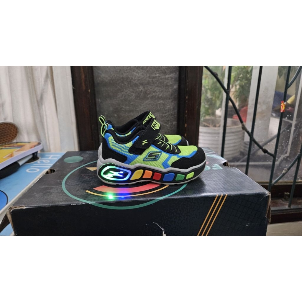 Skechers anak light up