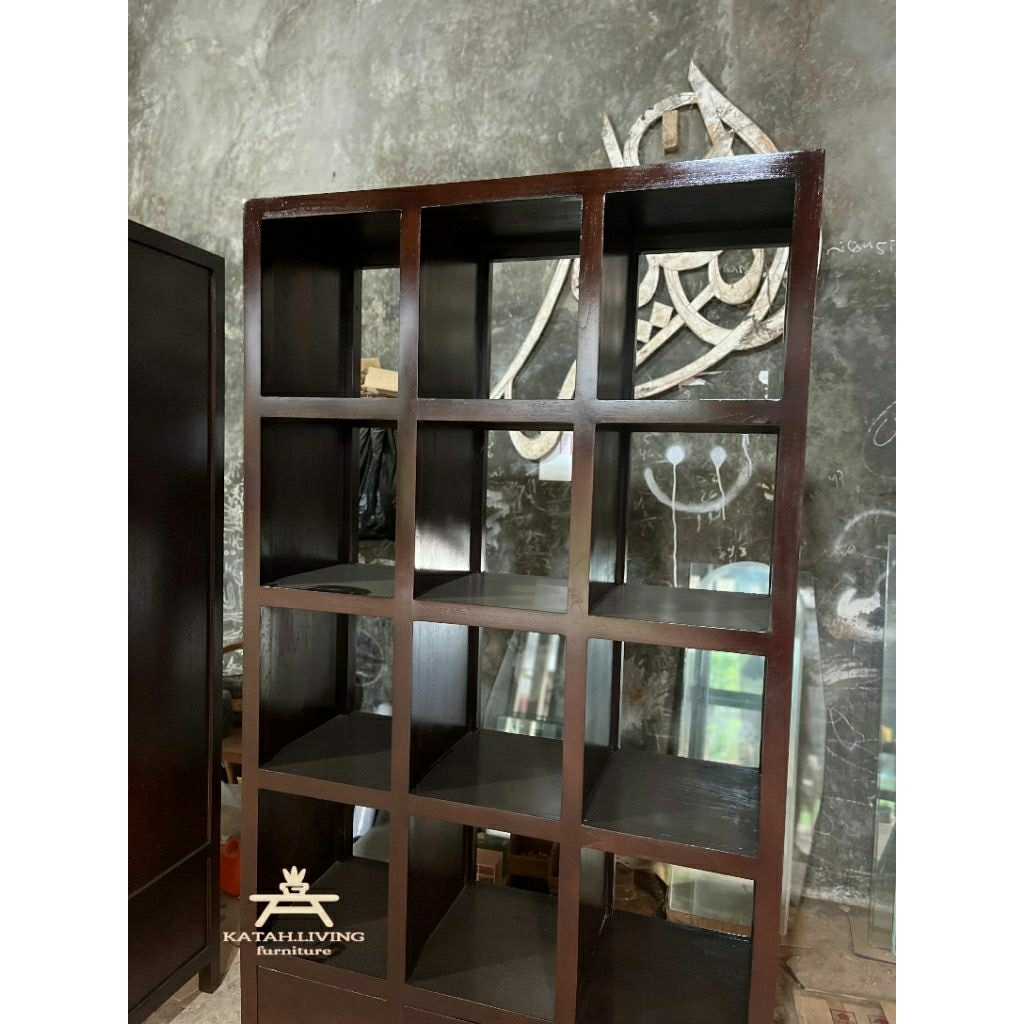 tempat pajangan rak buku jati mininimalis 12 etalase , 3 laci penyimpanan
