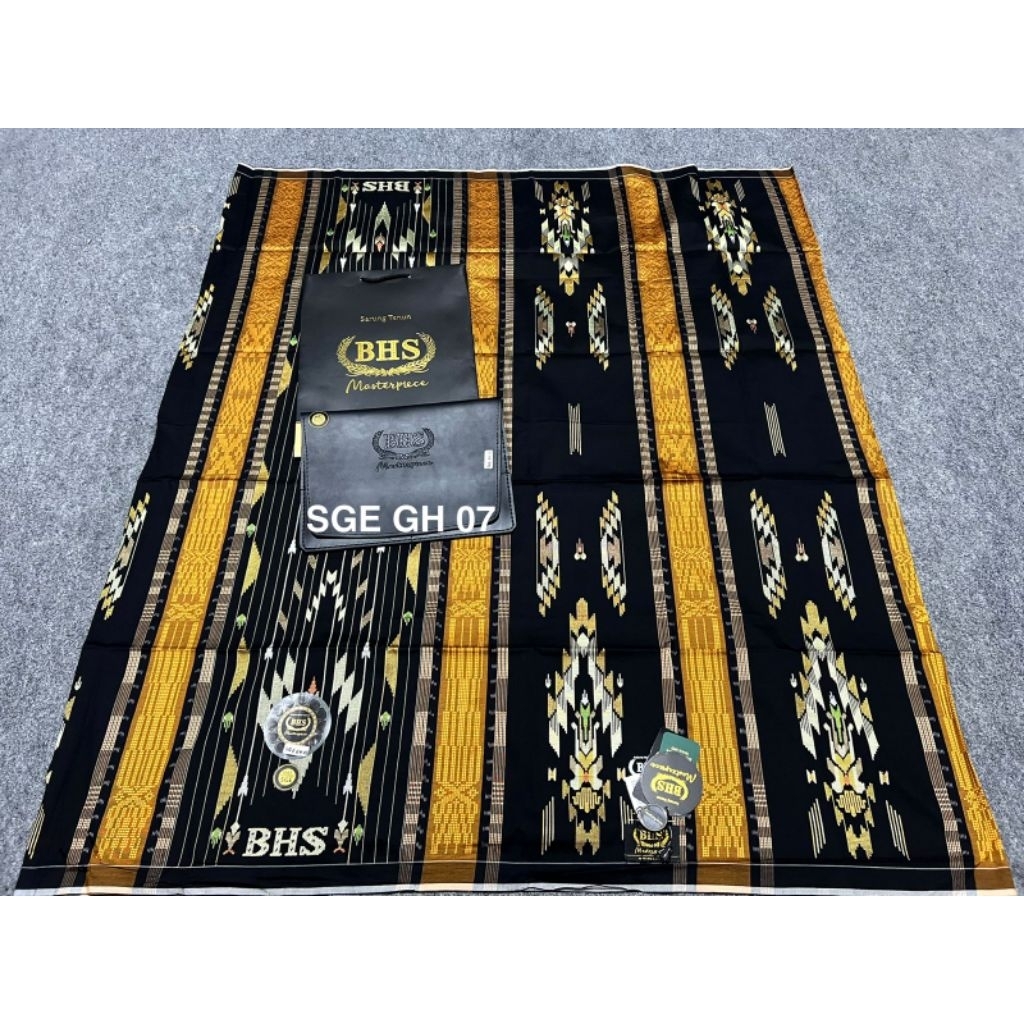 SARUNG BHS SGE MASTERPIECE GOLD HITAM LIMITED