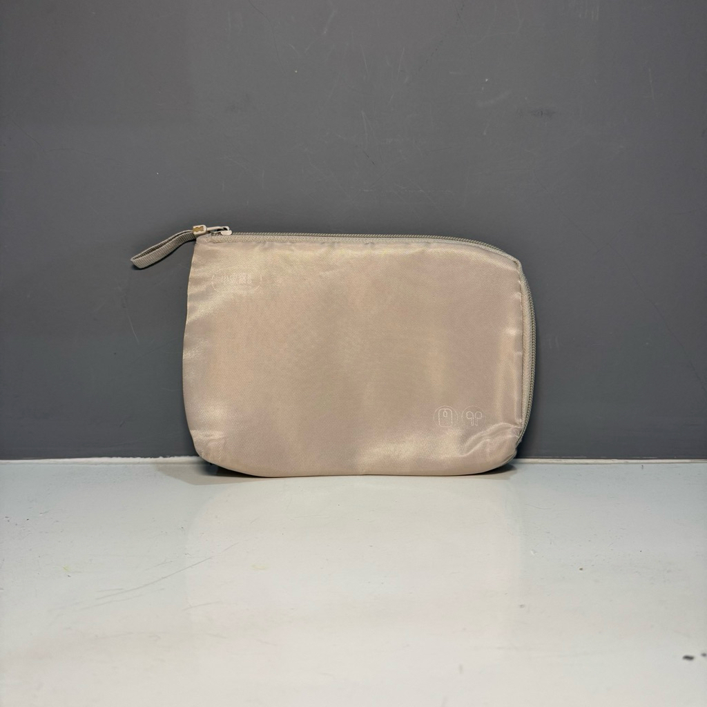 [PRELOVED] Pouch Travel Kabel Organizer Beige