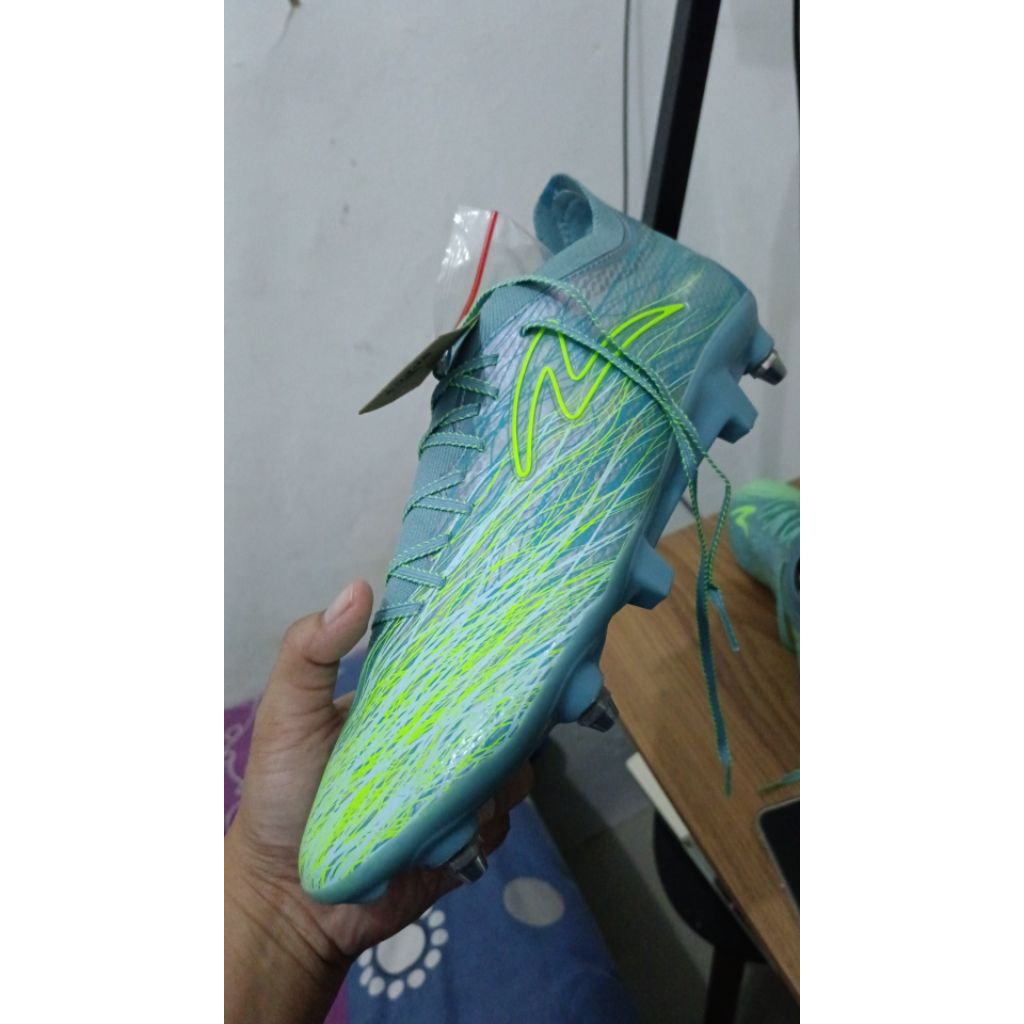 sepatu bola spech