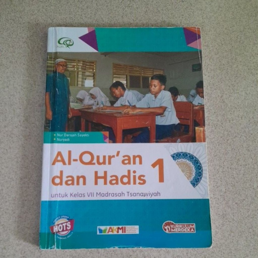 Buku AL QUR'AN dan HADIS SMP/MTS Kelas 7 penerbit Tiga Serangkai