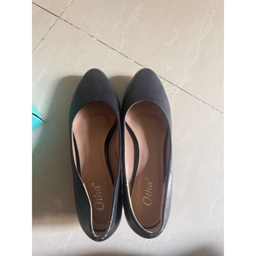 heels otha hitam polos vvgc like new sz 40