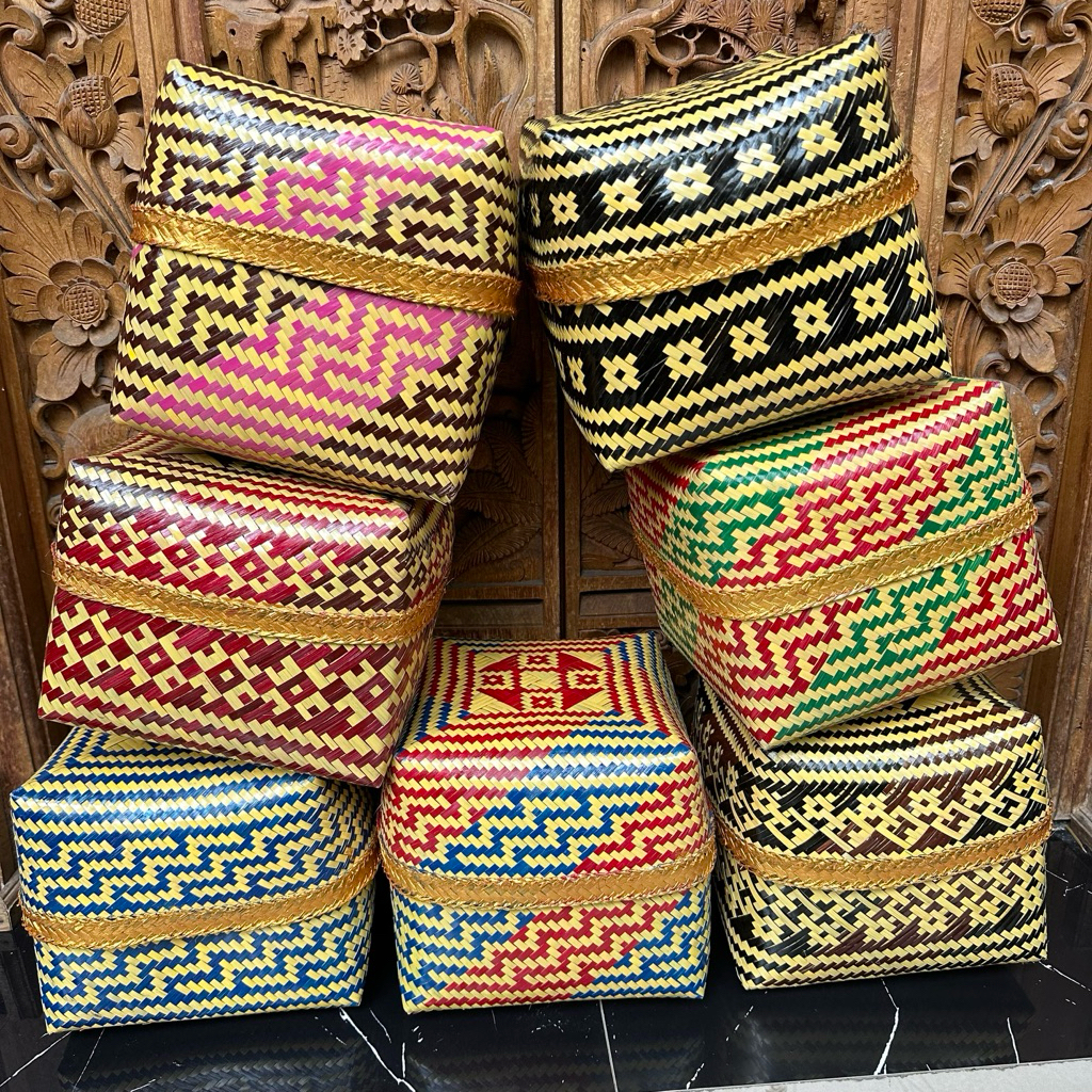 Keben / Sokasi Bali Bahan Kulit Bambu Uk.20cm List prada