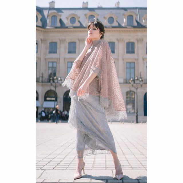 [ NEW WITH TAG ] Myvb atelier zoe cape in nude