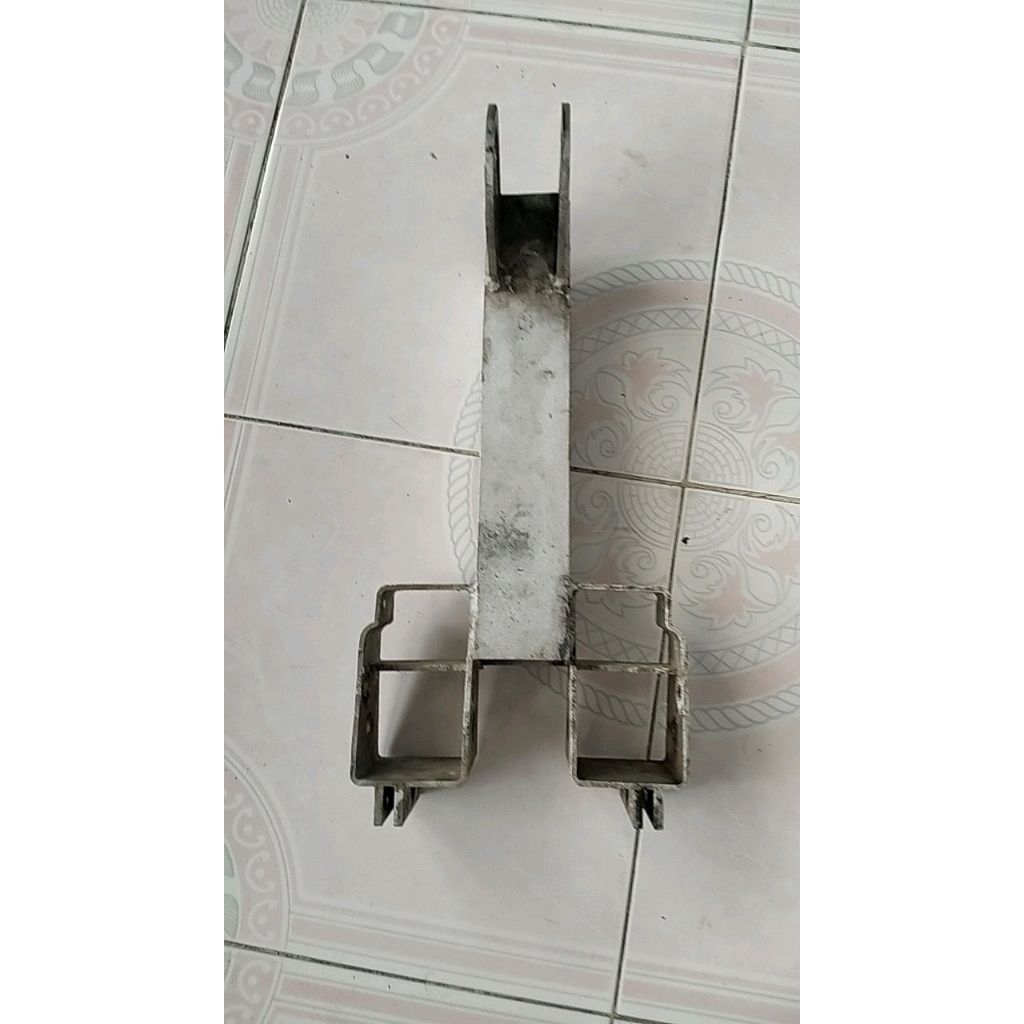 Set frame bodi besi skuter pedal roda 3 bekas
