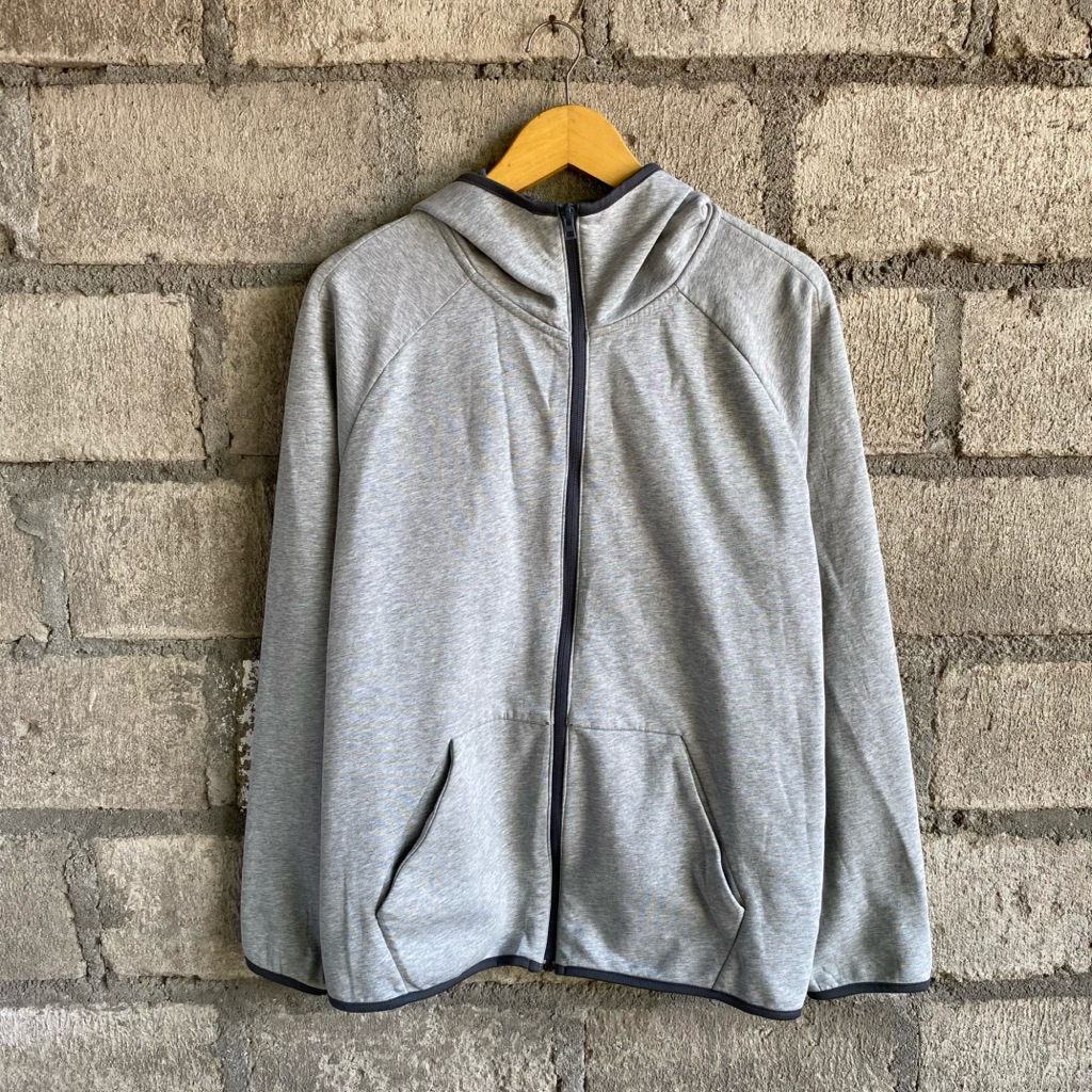 uniqlo tech