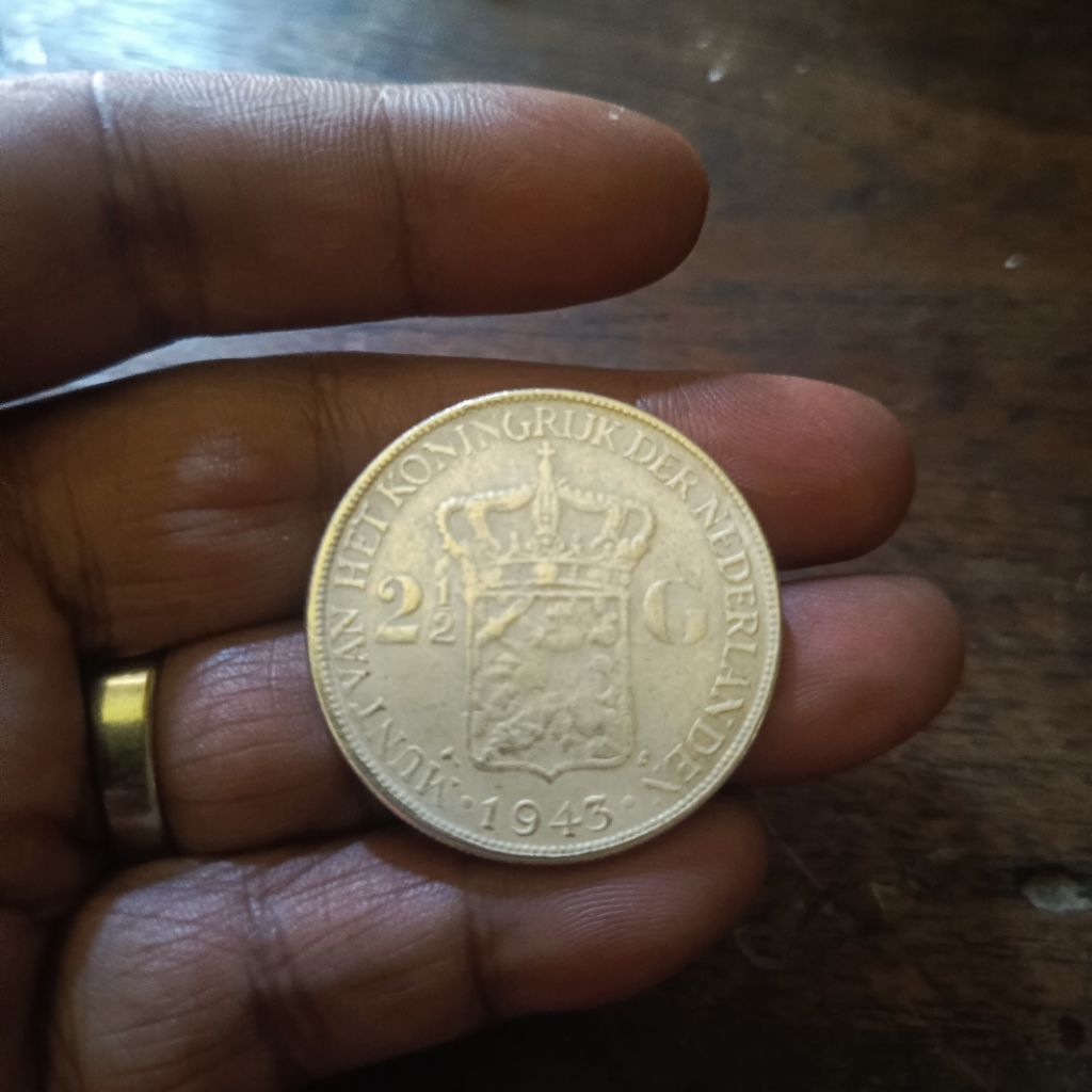 Koin Kuno Hindia Belanda 2 1/2 Gulden Tahun 1943 [Koin Wilhelmina]