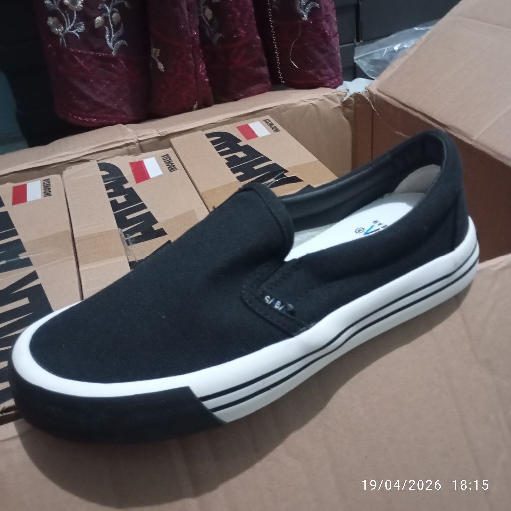 sepatu saba vintage slip on pro all black 41