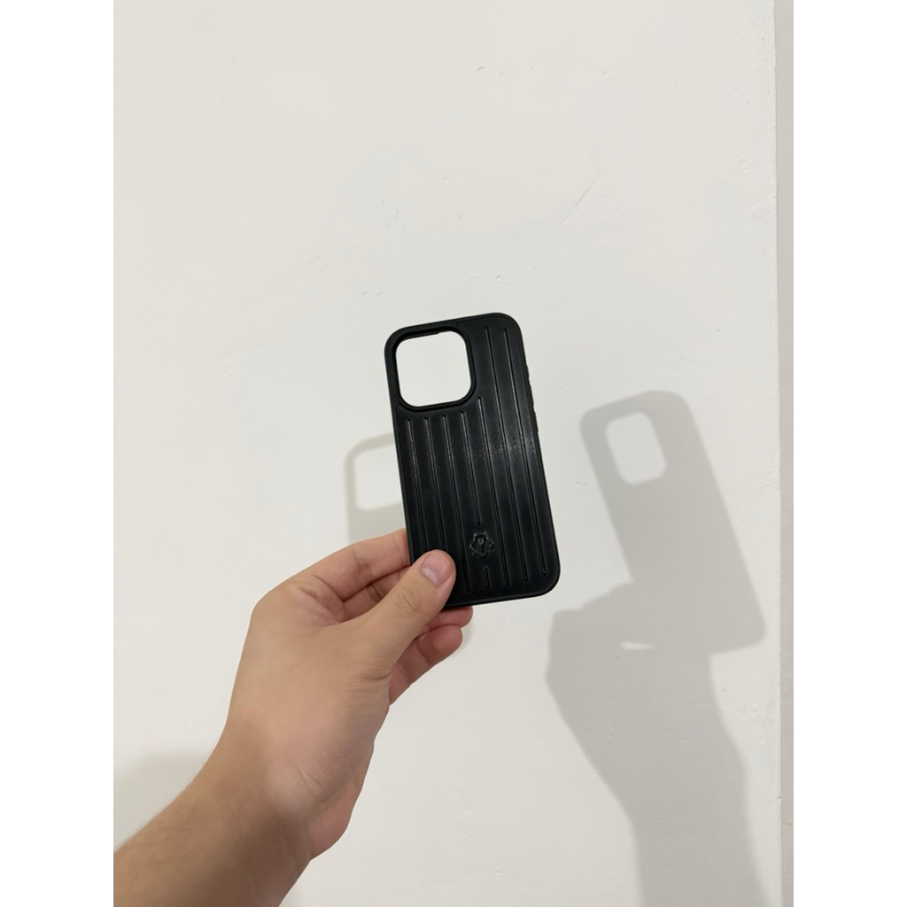 (prelove) rimowa case iphone 15 pro 1:1