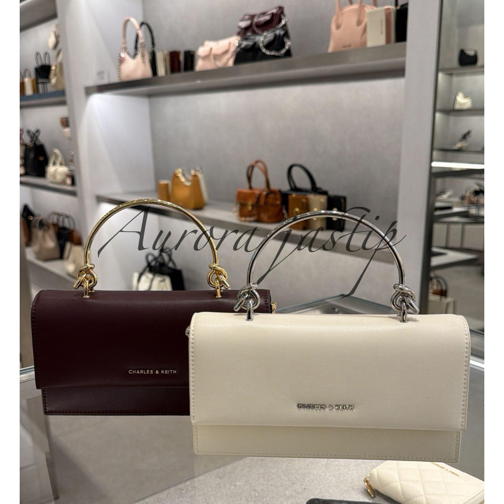 Dompet Panjang Sculptural-Handle Kristine CHARLES & KEITH